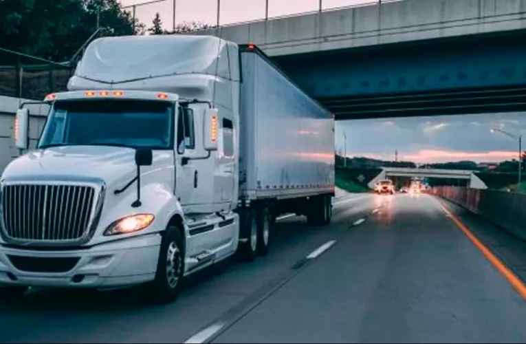 Al menos 3 atracos diarios sufren transportistas de Tamaulipas