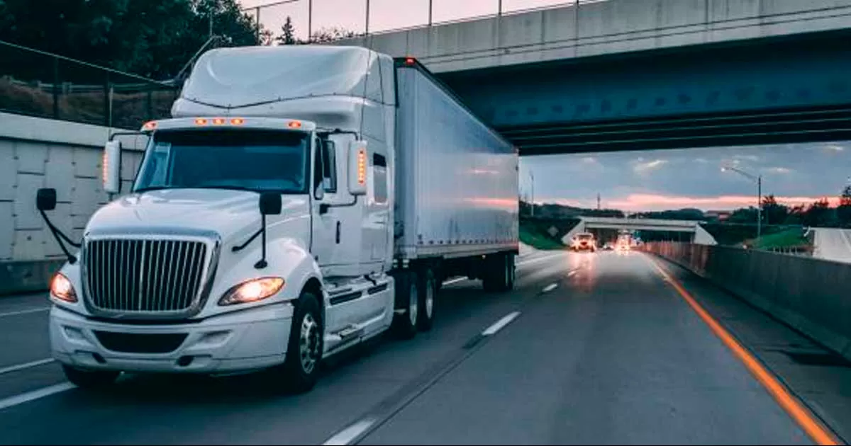 Al menos 3 atracos diarios sufren transportistas de Tamaulipas